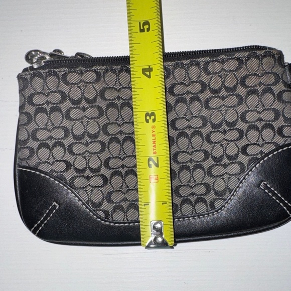 Coach wristlet - Picture 9 of 9